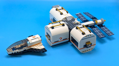 LEGO CITY: Lunar Space Station (60227) Incomplete Everything but the Minifigs