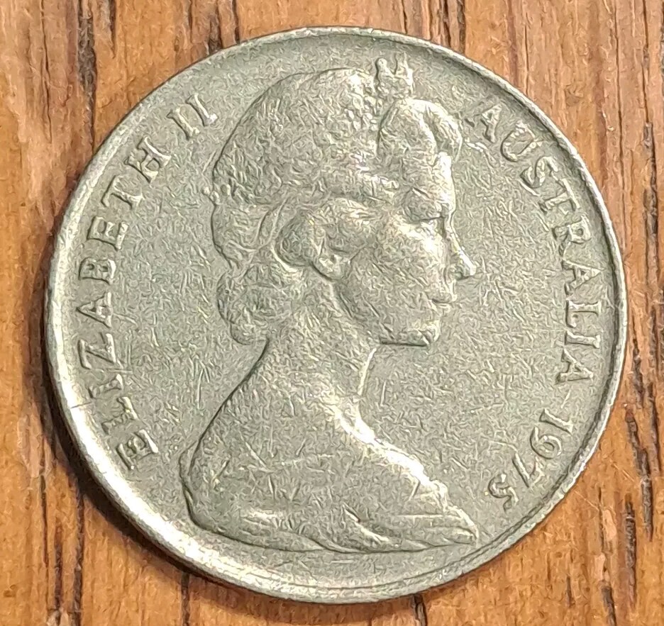 1975 Australia 10 Cents Queen Elizabeth Male Superb Lyrebird 5.66g