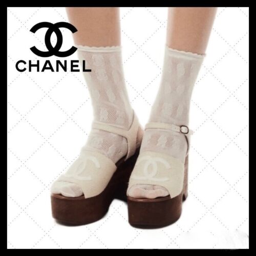 NWB CHANEL 24C WHITE CROCHET LACE CC LOGO Runway SOCKS M
