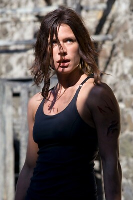 BEAUTIFUL RHONA MITRA 8X10 PHOTO