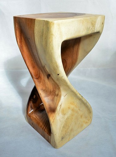 Small Twist Table/Hand Carved Solid Wood/Lamp Table/Plant Stand/Natural Finish - Picture 6 of 9