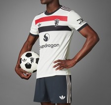 Ultimate Manchester United Collector and Super Fan Gift Guide  47