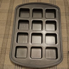 Pampered Chef Brownie Pan (12 squares)