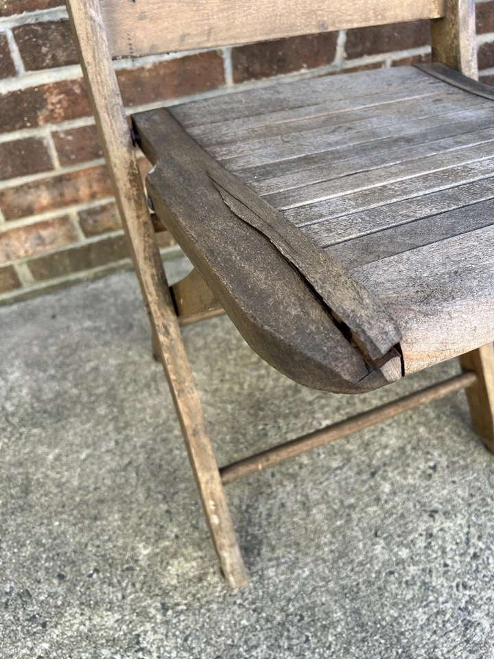 JUEGO DE 2 SILLAS PLEGABLES ANTIGUAS DE LISTONES DE MADERA BANQUETE IGLESIA EVENTO ASIENTOS SALVAMENTO Foto 3 de 4