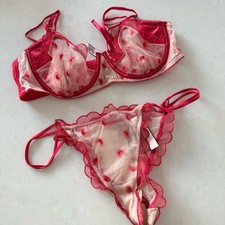 Victoria's Secret Valentine's Day Heart Bra  Panty Lace Lingerie Set