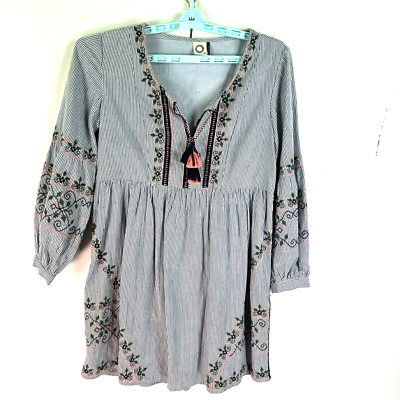 Floral Embroidered V Neck Tunic Shirt Size 4P  Gray BOHO Peasant Cotton