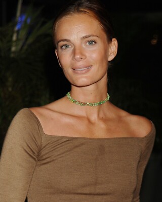 GABRIELLE ANWAR 8x10 PHOTO *