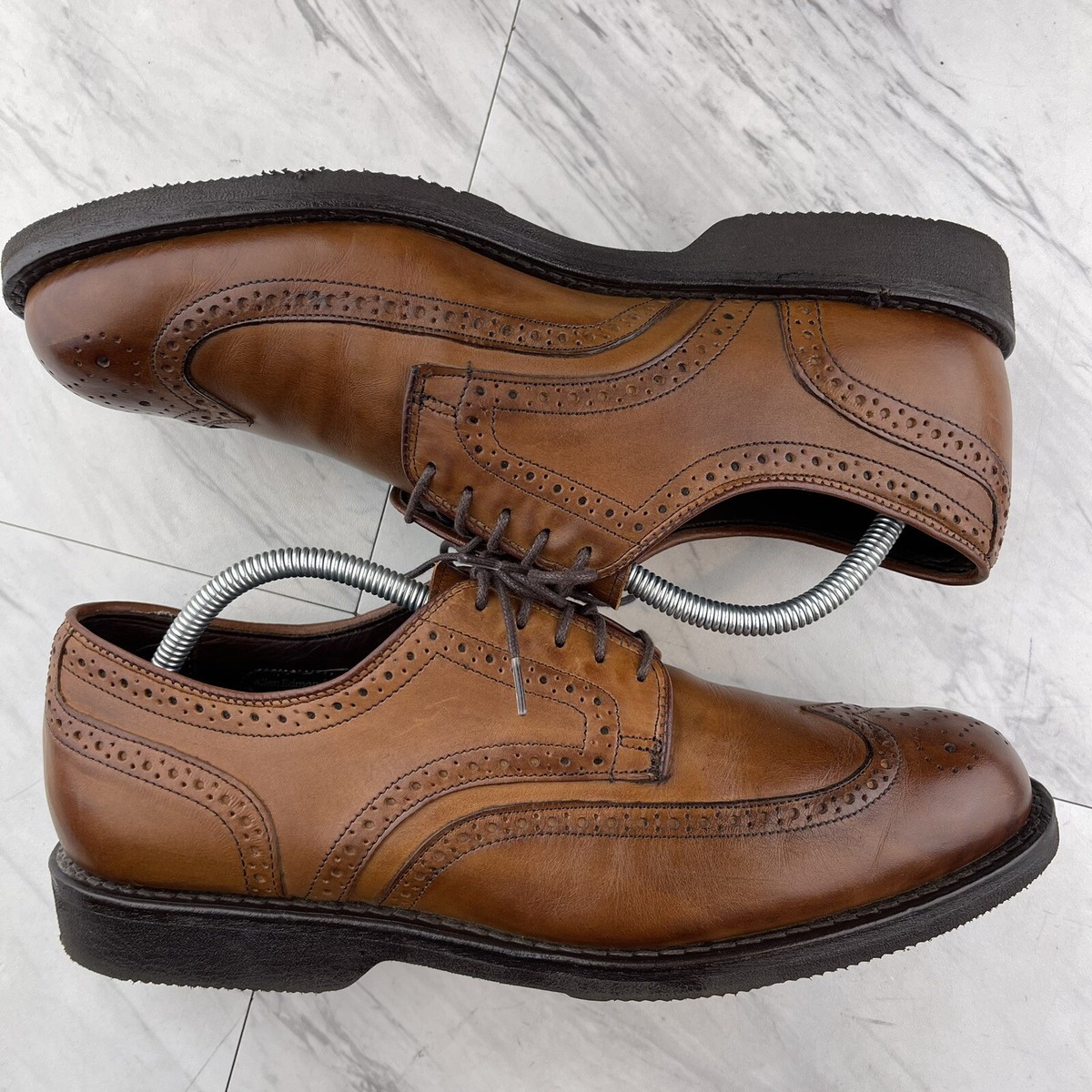 Allen Edmonds Men display picture 2
