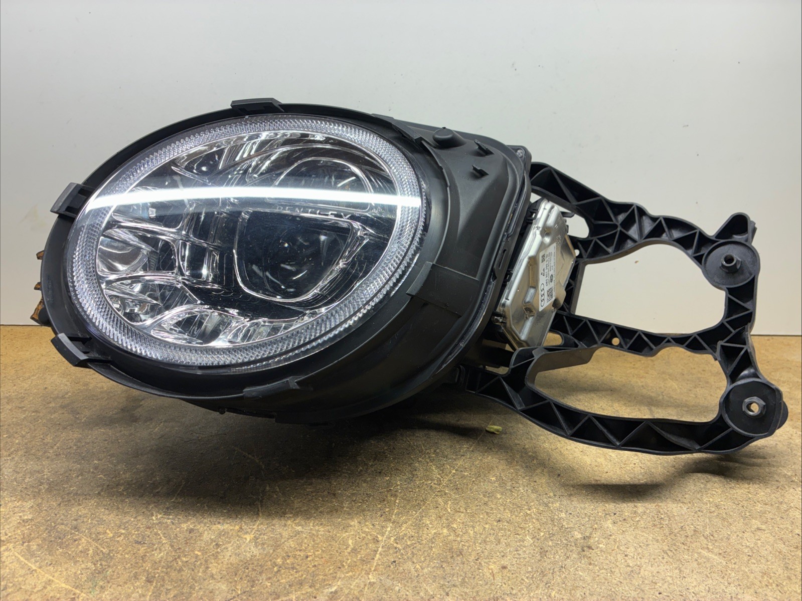 2017 2020 Bentley Bentayga Left LH Side  Headlight Used OEM 36A.941.005.H