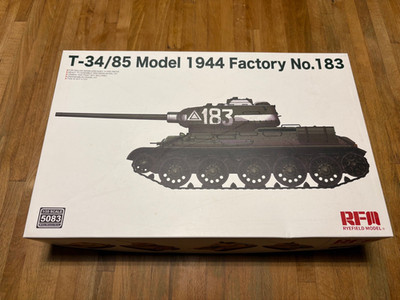 1:35 Ryefield Model 5083 T34/85 Model 1944 Factory No.183  1/35