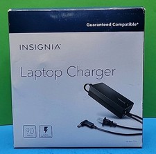 Insignia- Universal 90W Laptop Charger - Black