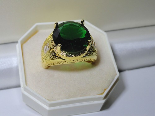Mens 18kt Yellow Gold Filled Statement Simulated Emerald Crystal Ring, Size Q.5 - Picture 3 of 8