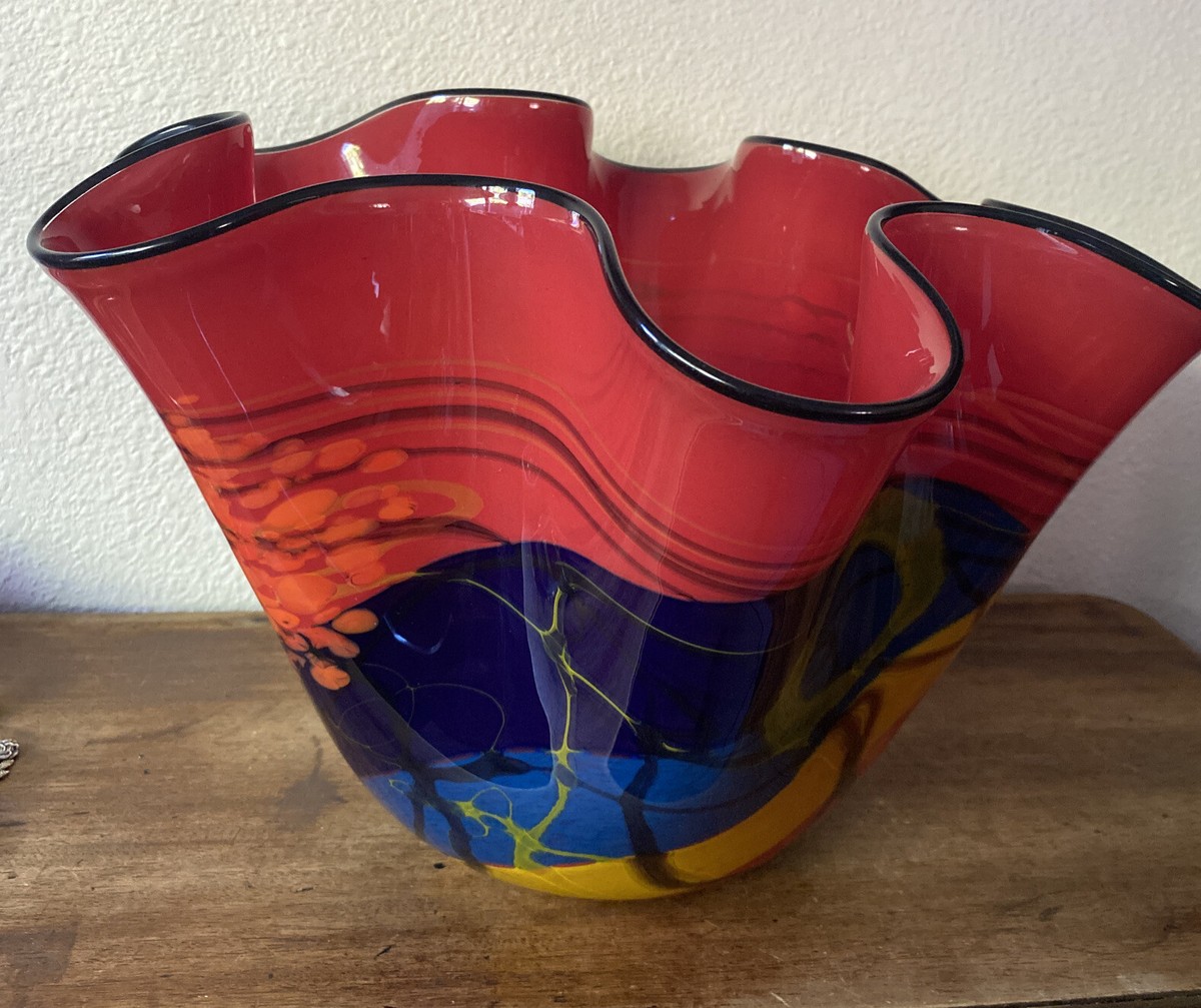 Ioan Nemtoi ruffled Contemporary Art Glass Signed Vase