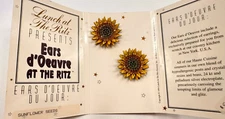 💕 LUNCH AT THE RITZ VINTAGE SUNFLOWER SEEDS FLOWER CLIP EARRINGS W/CARD
