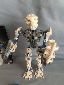 LEGO set 8732 Toa Matoro VINTAGE BIONICLE Toa Inika 100% complete w/ instruction