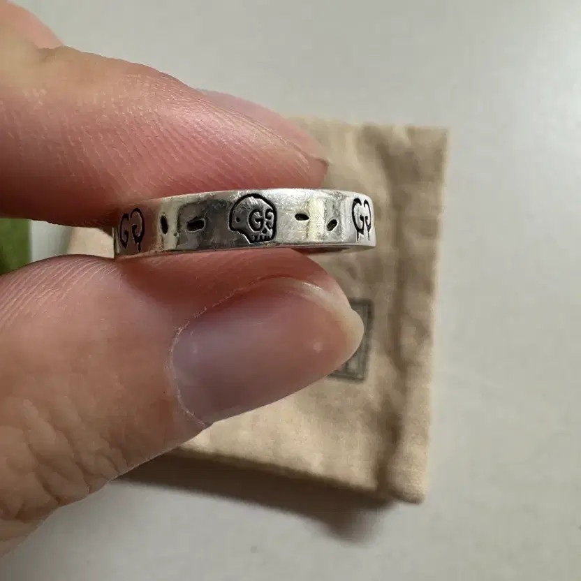 Gucci Silver Ring, 16 Size, Unique Pattern - image 6