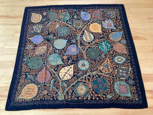 Mantón Hermès “L’Arbre de Vie” Cashmere Silk 140 x 140 cm, envoltura, bufanda. Unisex