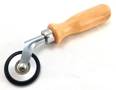 Profi Andrückrolle aus Gummi 8 mm Andrückwalze Folie Rolle Walze Dachdecker - Bild 1 von 2