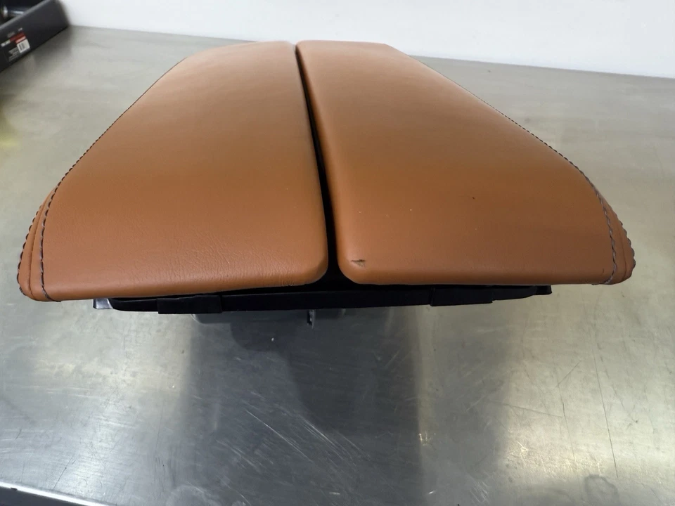 Reposabrazos central BMW M5 F90 18-23 marrón aragón Foto 3 de 4