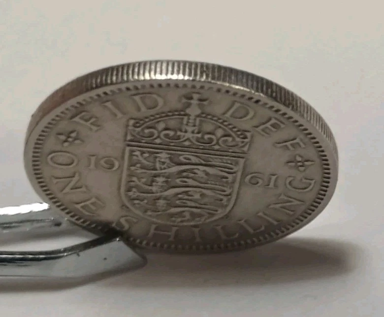 Moneda de 1 chelín británica vintage 1961. No importa cómo se convierta en lo que dice 1961 Foto 4 de 4