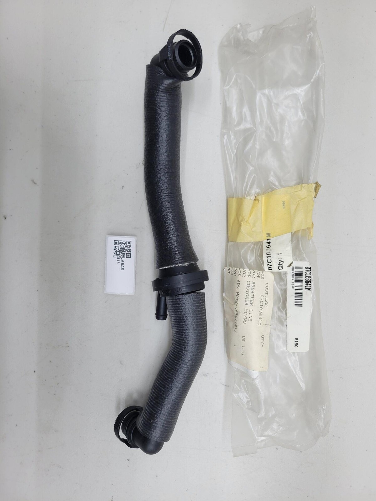 Rolls Royce / Bentley BREATHER LINE 07C103641M