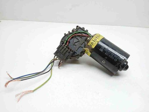 AUDI 100 4A, C4 Scheibenwischermotor 0390241330 2.46 Diesel 1993 31329735