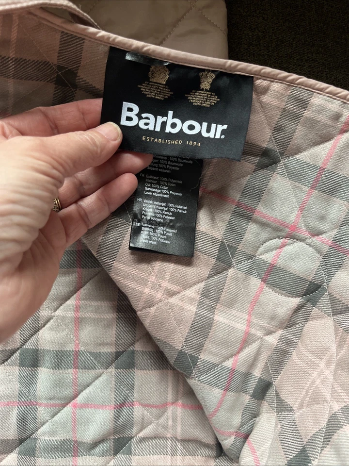 NUEVO BARBOUR Abrigo Acolchado Perro Rosa Tartán Forro Pana Cuello L Nuevo Con Etiquetas Foto 4 de 4