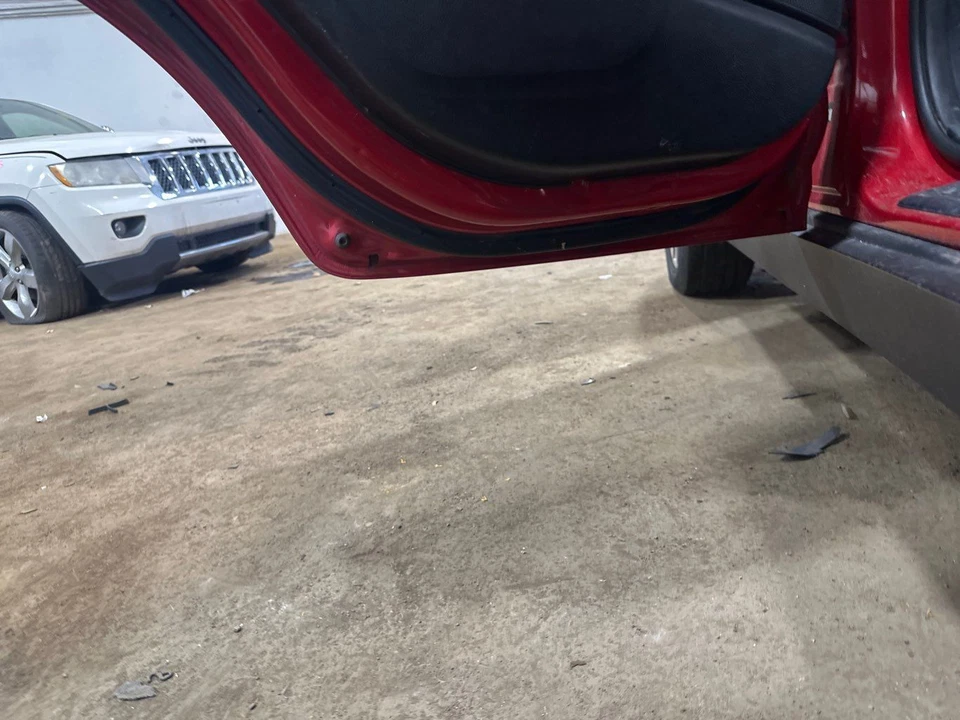 Used Rear Left Door Assembly Rear Side fits: 2014 Kia Sportage w/privacy tint gl Foto 4 de 4