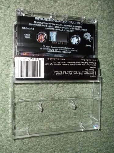 GRATEFUL DEAD Infrared Roses Cassette {Live compilation w/12 tracks) - TESTED!!! - Picture 3 of 3