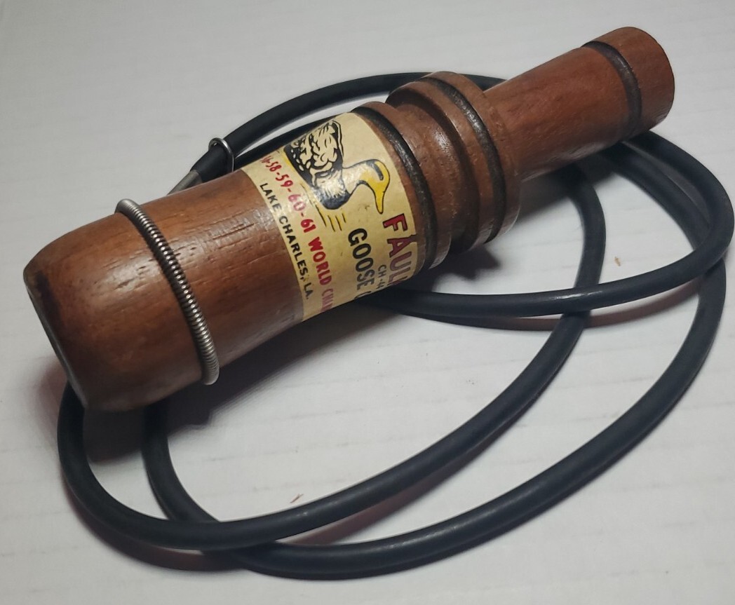 OLD VINTAGE 1960S FAULK'S CH-44 WOODEN GOOSE SINGLE REED CALL WITH LANYARD 