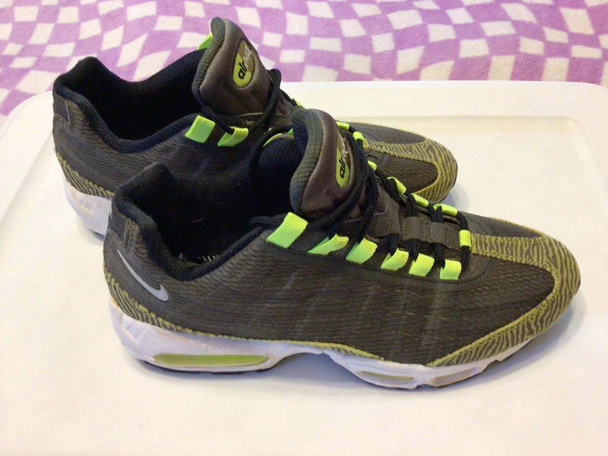 Nike Air Max 95 Premium Tape Newsprint for Sale | Authenticity