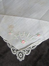 Vintage Beige Lace Corner Hankie Embroidery Handkerchief Emb Hanky 1384