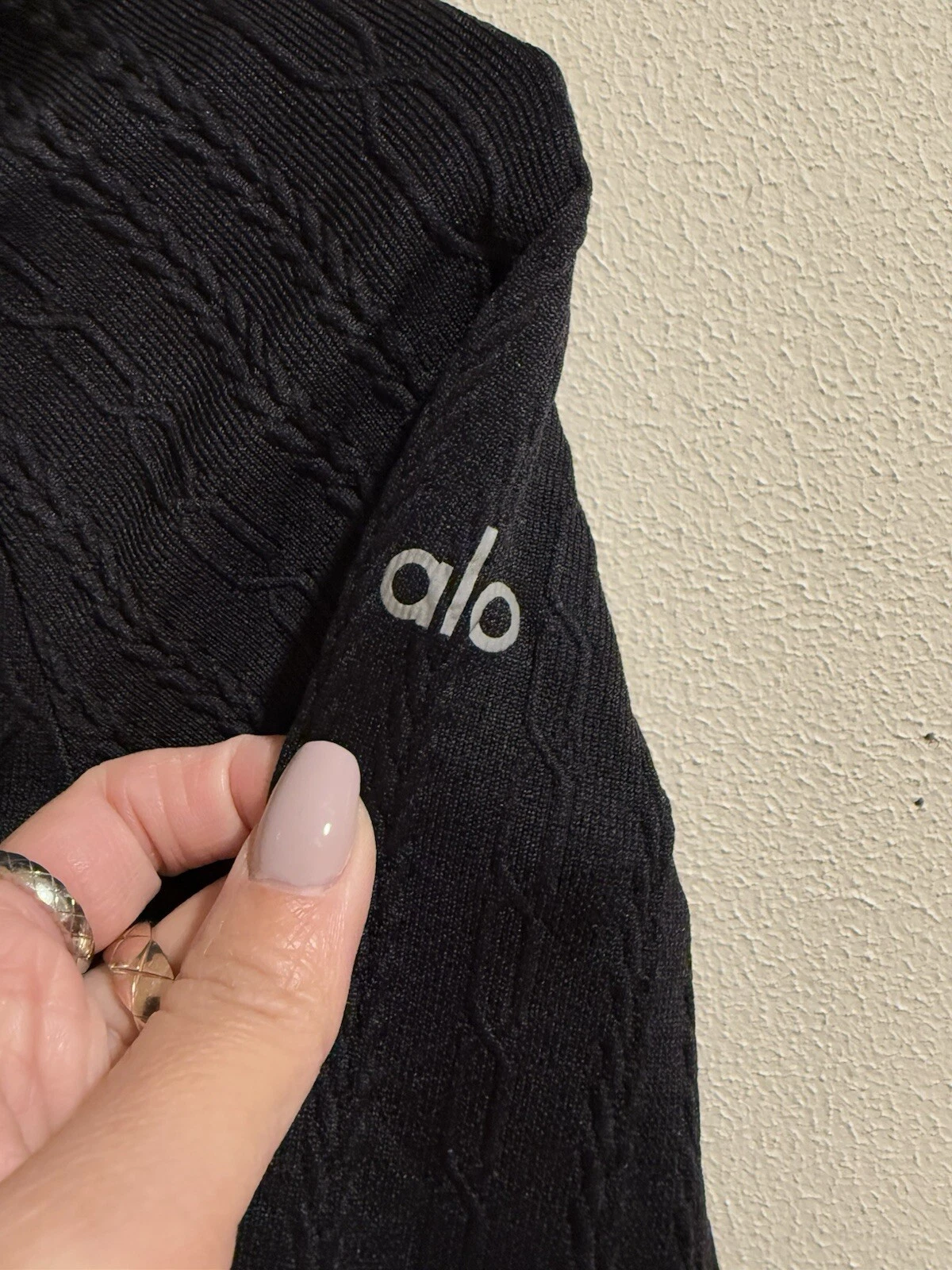 alo-yoga seamless cable knit jacket