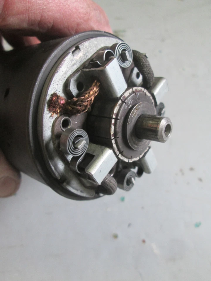 Yamaha 1985 - 1988 FZ / FZX / FZR / FZR 1000  starter motor 1UF-81800-60-00 - Image 4 of 4