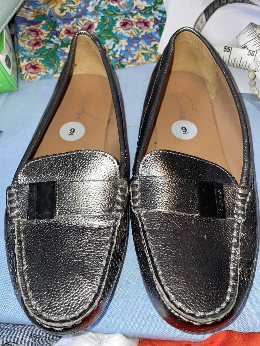 Calvin klein lunasi hotsell pebbled leather loafer