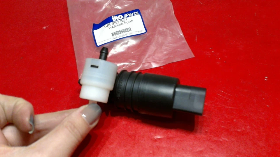 Bomba lavadora parabrisas AUDI VW A4 A6 Q5 Q7 GTI GOLF JETTA PASSAT URO 1J6955651 Foto 2 de 4