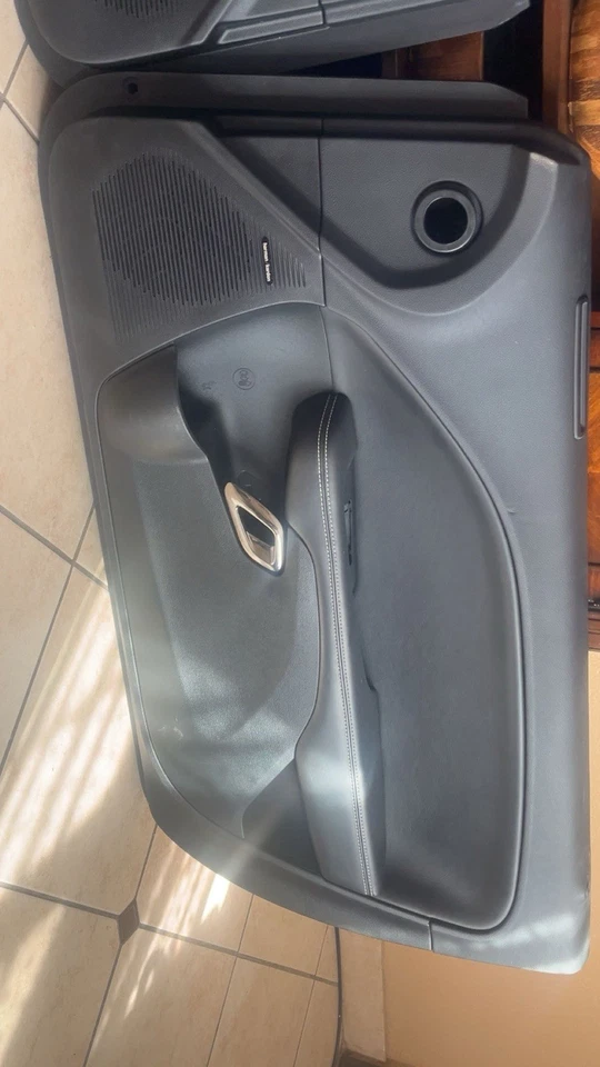 Dodge Challenger Pannels Black Leather Door Panels Pair - Imagem 3 de 4