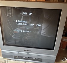 Emerson EWC20D3 20" Flat CRT Retro Gaming TV/DVD Combo No Remote TESTED