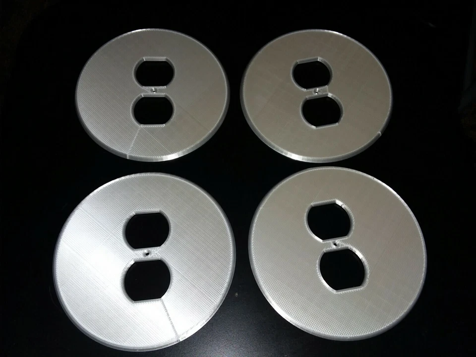 Juego de cuatro fundas redondas de pared de seda blanca para doble salida. Plástico seda blanco brillante Foto 2 de 4