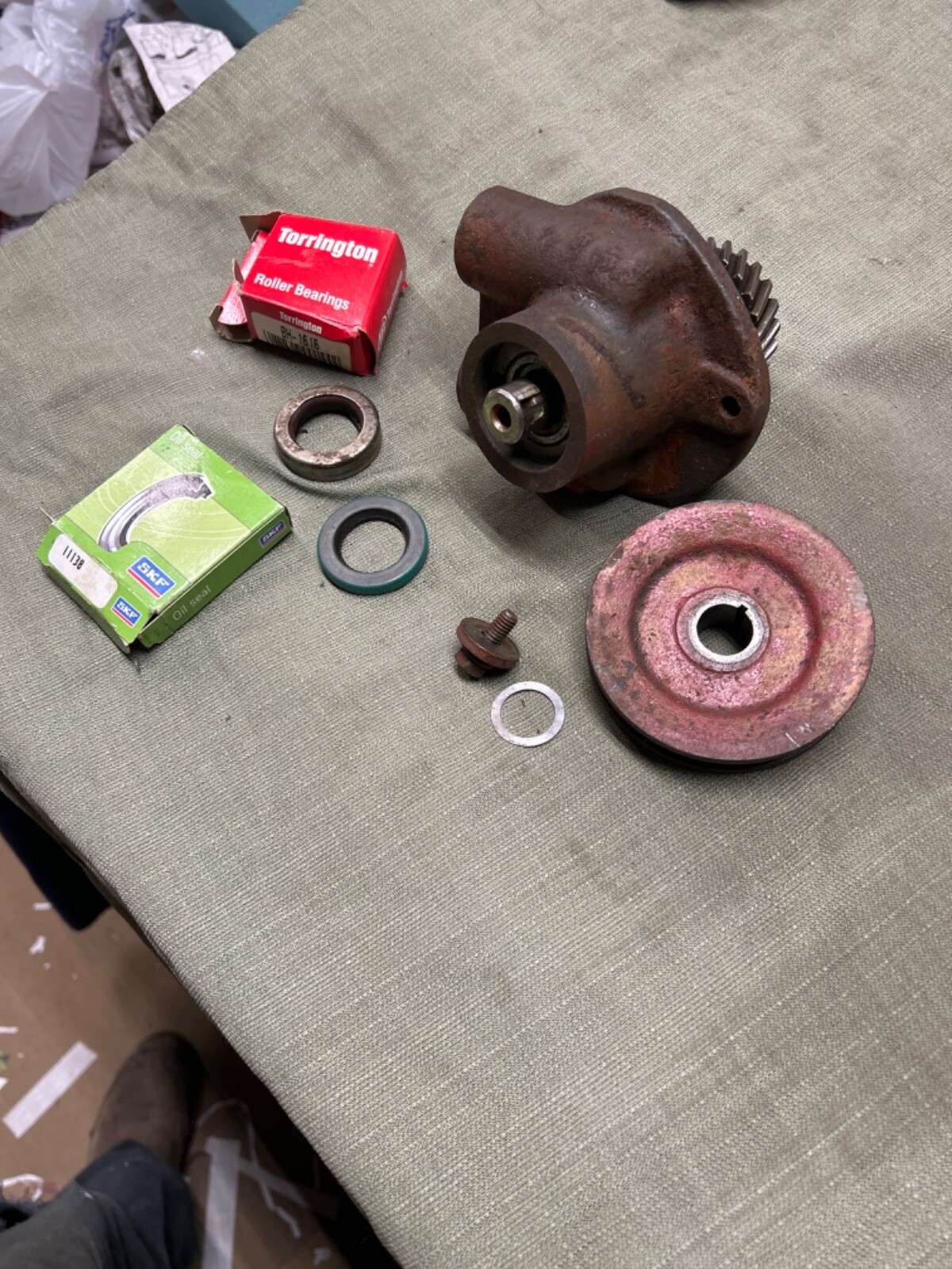 Universal Atomic 4 Marine Sailboat  Engine Pump