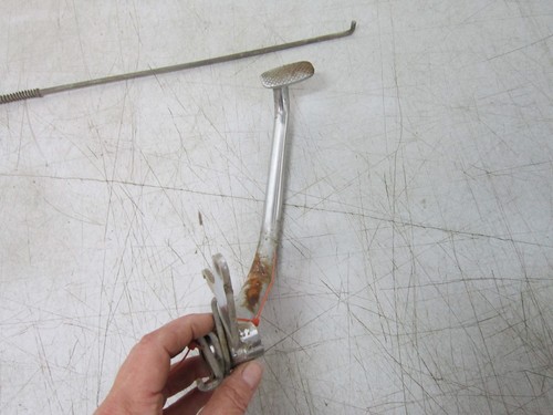 1967 Bridgestone 100 Sport Rear Brake Pedal with Brake Rod - Imagen 2 de 7