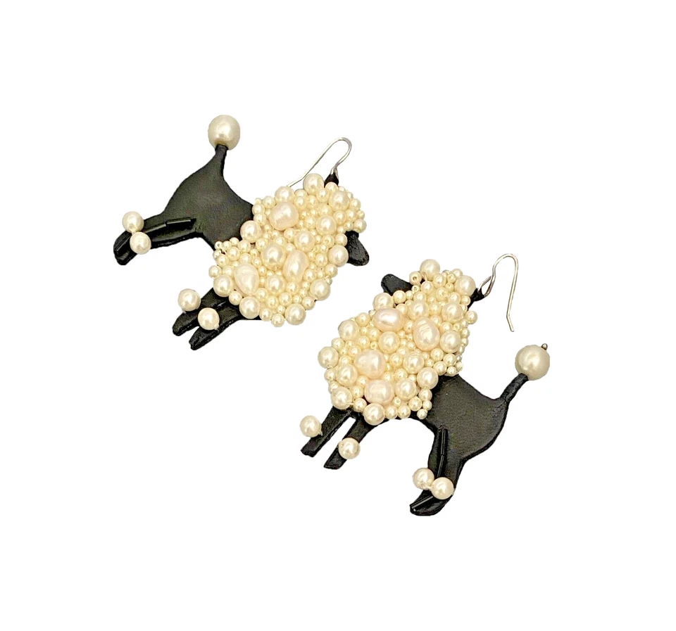 Pendientes Caniche Perro Distintivos Cuero Perlas Novedad Ligeros Hechos a Mano en Reino Unido Foto 2 de 3