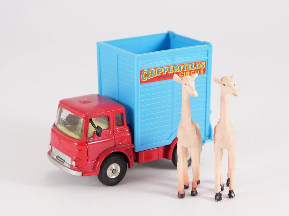 Corgi N.503 Circo Giraffa Transporter Con Giraffes 1/43 - Immagine 2 di 4