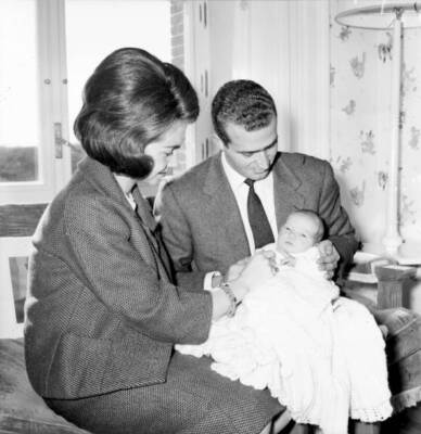 The Prince Juan Carlos With His Daughter Elena 1964 Old Photo 2