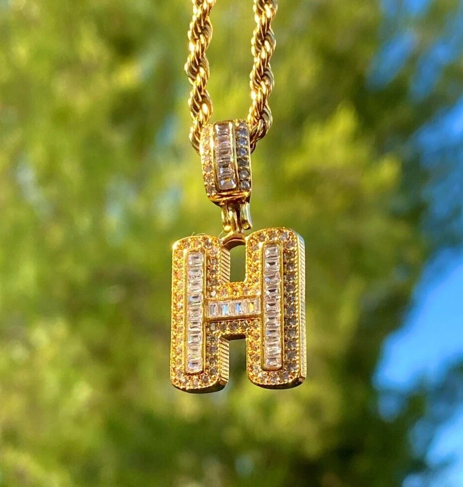 H pendant necklace store