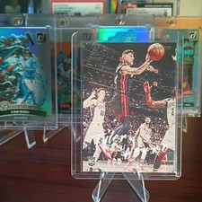 2019-20 Panini Chronicles Luminance Tyler Herro Rookie RC #154, Miami Heat