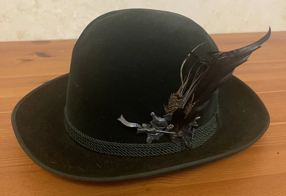 SOMBRERO DE TERCIOPELO ELEGANTE VINTAGE RARO AUSTRIACO DE MANO PARA MUJER CON PLUMAS Y ALFILER EXCELENTE ESTADO Foto 2 de 4