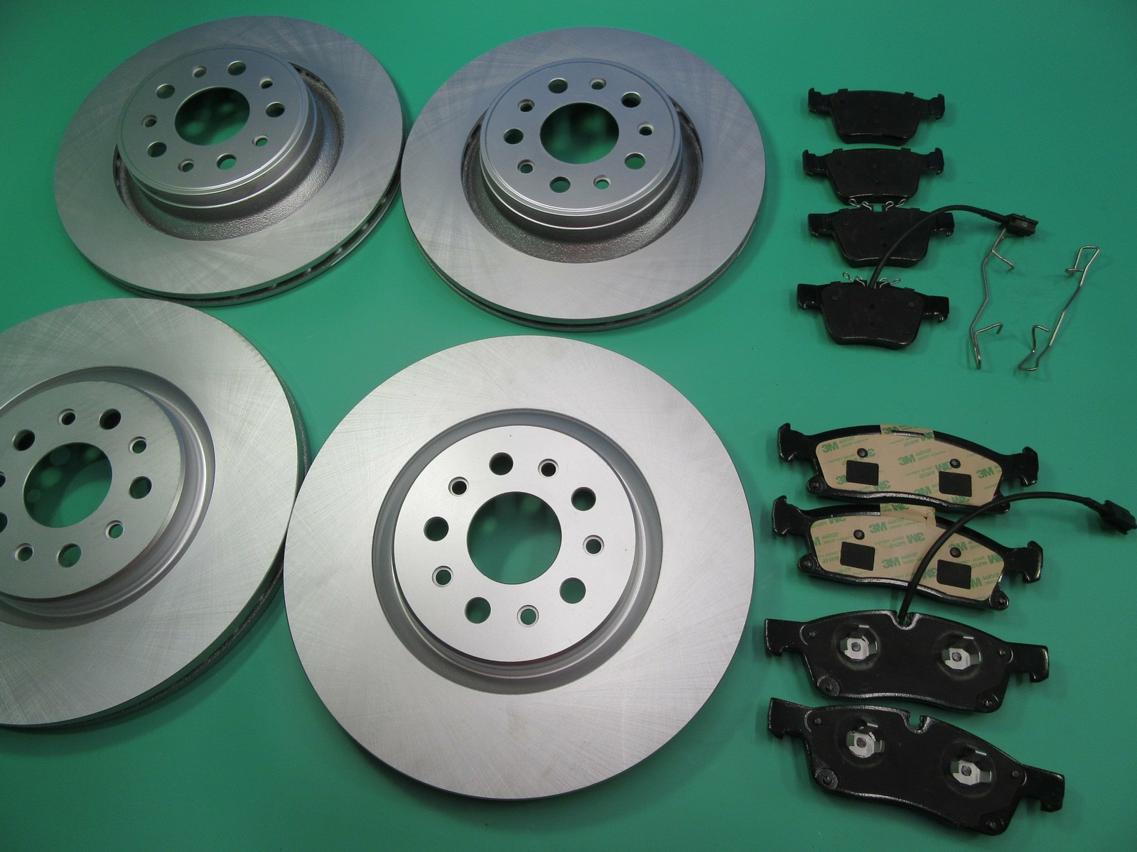 Maserati Levante front rear brake pads & smooth rotors