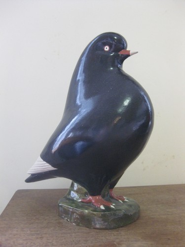 vintage 1980's best-in-show BLACK PIGEON sculpture - ceramic clay trophy prize - Picture 5 of 8