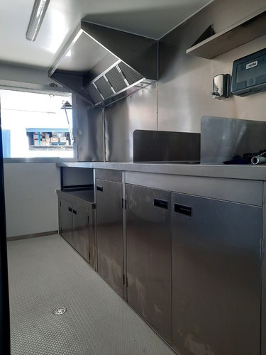Food trailer 2900x2180x2200mm (LxWxH) Brand new never been use many accessories - Picture 6 of 8